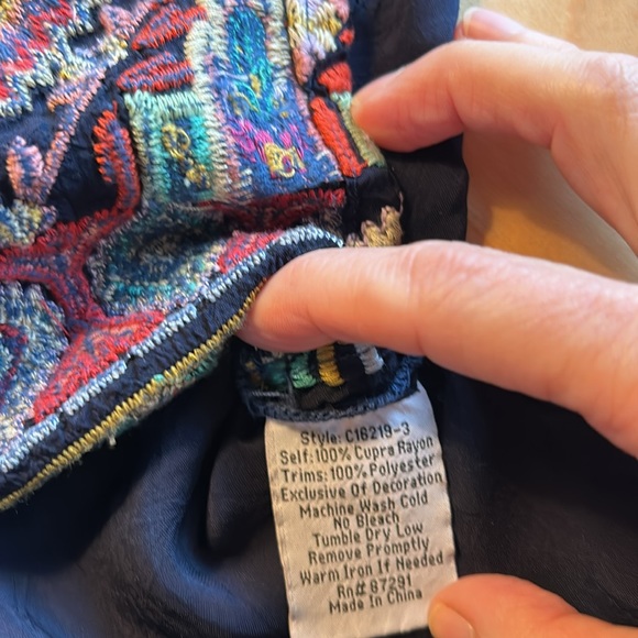 Johnny Was boho Artist shirt, size small-generously sized.Stunning embroidery! - Picture 3 of 3